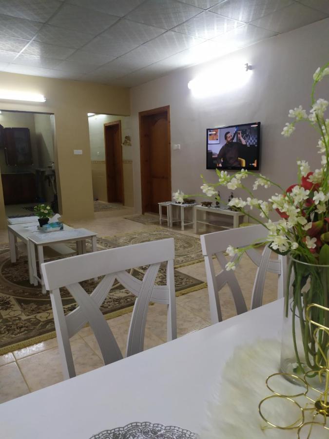إستراحة الروابي Umm Lajj Esterno foto