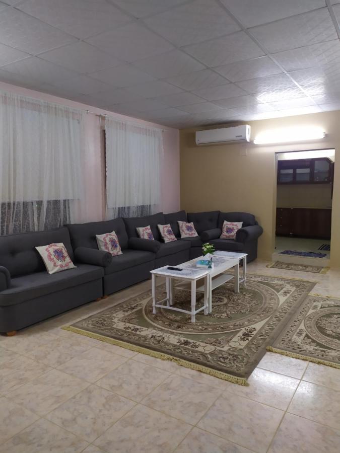 إستراحة الروابي Umm Lajj Esterno foto